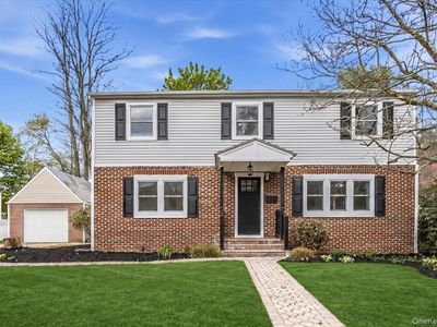 27 Landscape Drive, Wheatley Heights, NY, 11798