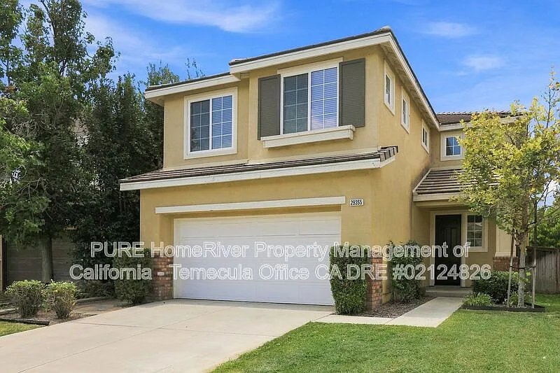 4 bed, 2.5 bath, 2606 sqft, $2,995 — Photo 2