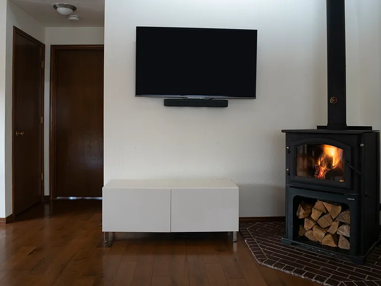 905 Wheel Cir — Photo 2