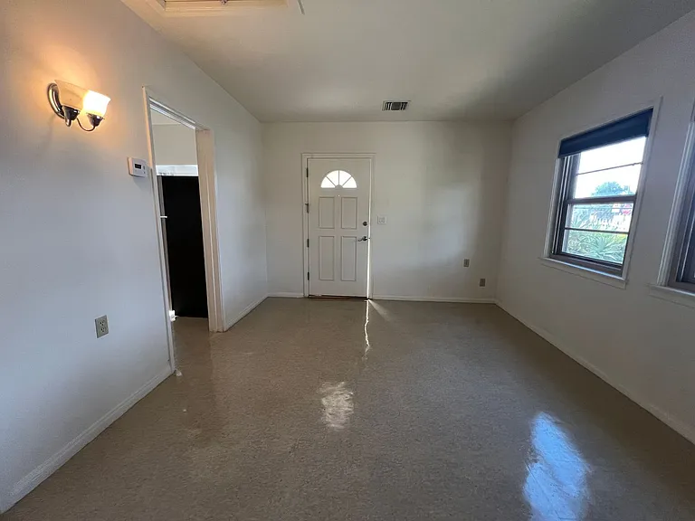 8206 N Wheatland Ave — Photo 8