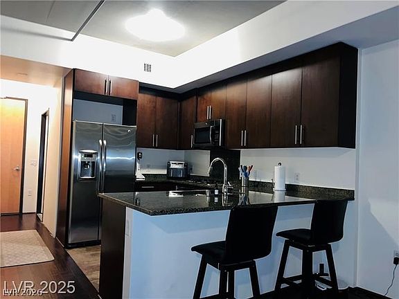 5th image of 353 E Bonneville Ave Unit 209