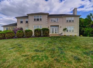 2 Mattawang Dr, Somerset, NJ 08873