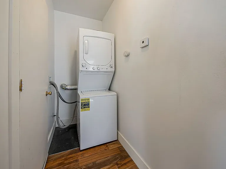 312 Ballard St — Photo 23