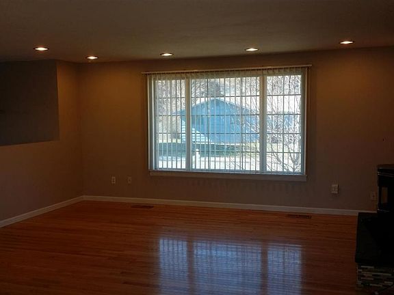 5th image of 1409 S Hartford Pl