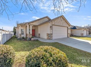 416 S Golden Eagle Ln, Eagle, ID 83616