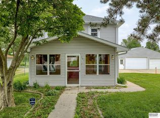 220 N Cherry St, Nickerson, NE 68044