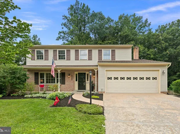 12518 Hedges Run Dr, Woodbridge, VA 22192