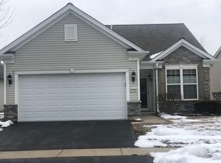 2632 Venetian Ln, Elgin, IL 60124