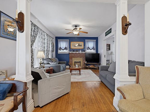 3rd image of 141 W Bloss St