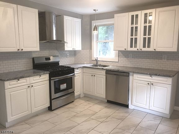 2nd image of 386-388 S 19th St