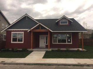 21379 Livingston Dr, Bend, OR 97701