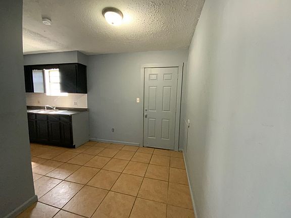 4th image of 1629 N Sherman Ave Unit A