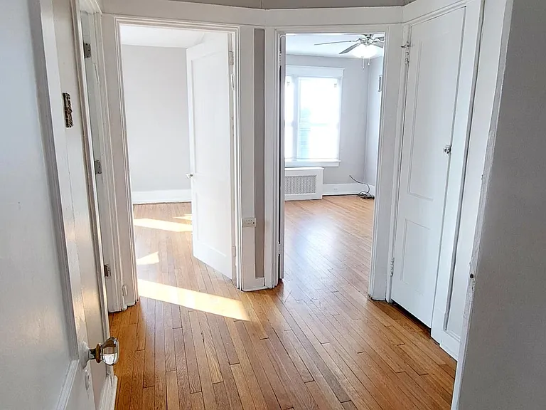5950 Phillips Ave — Photo 11