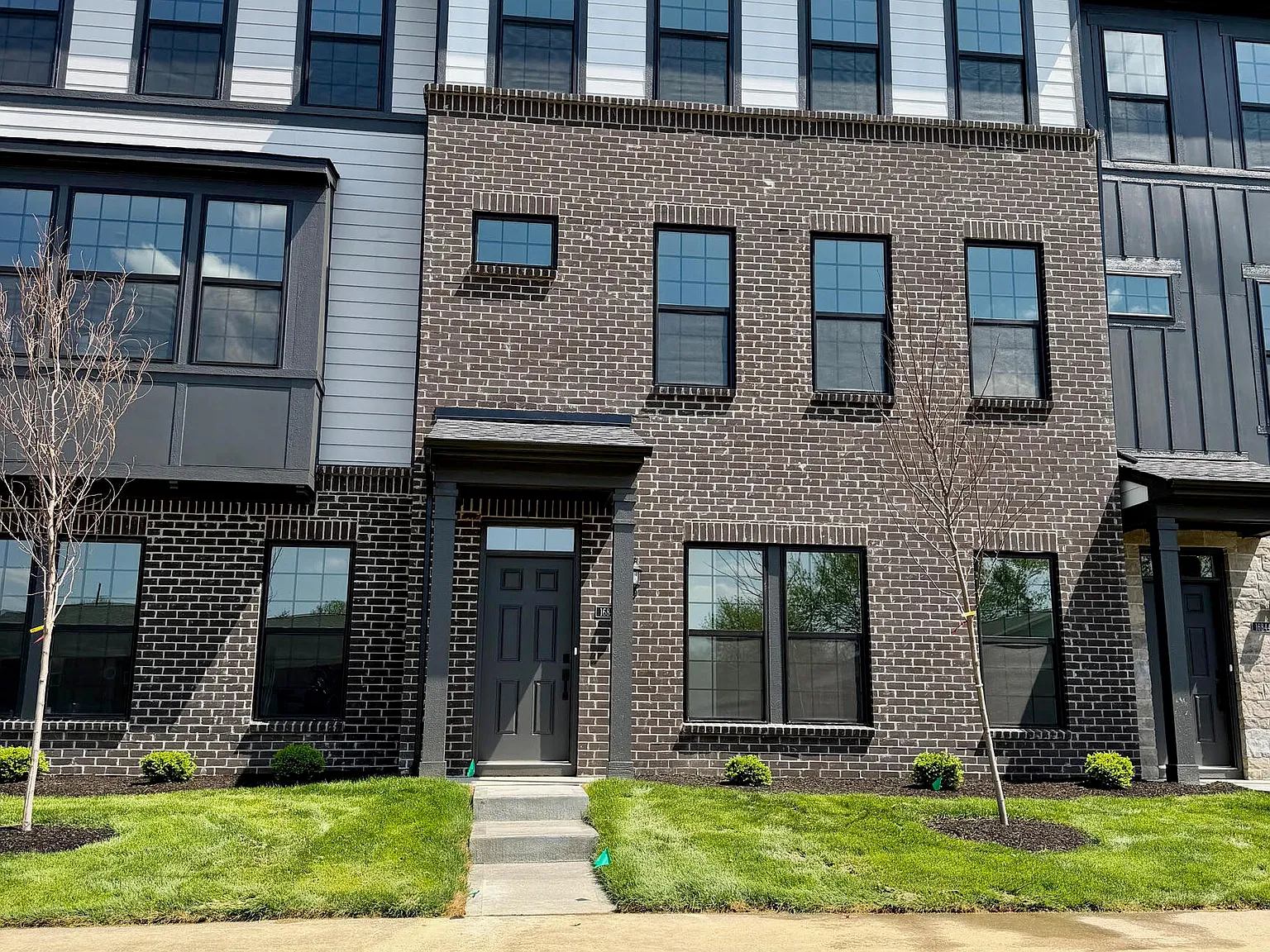 4 bed, 3.5 bath, 2378 sqft, $2,850 — Photo 1