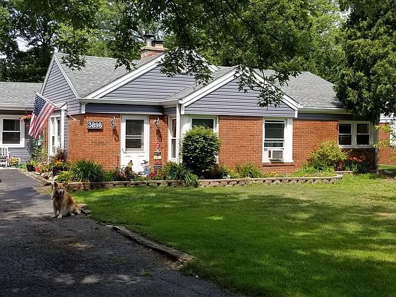 2nd image of 3898 Montgomery Dr