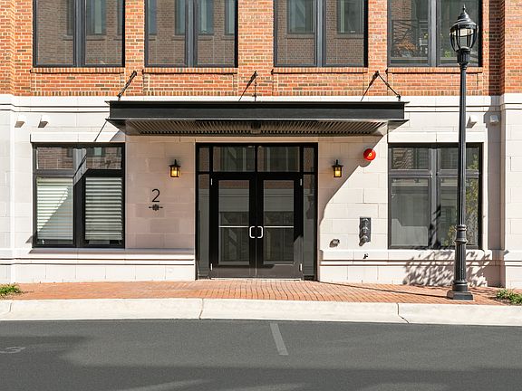 Stylish brick exteriors create the perfect welcome to King Street Station.