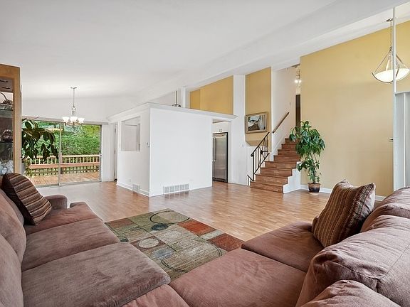 5th image of 2933 Fairway Ct
