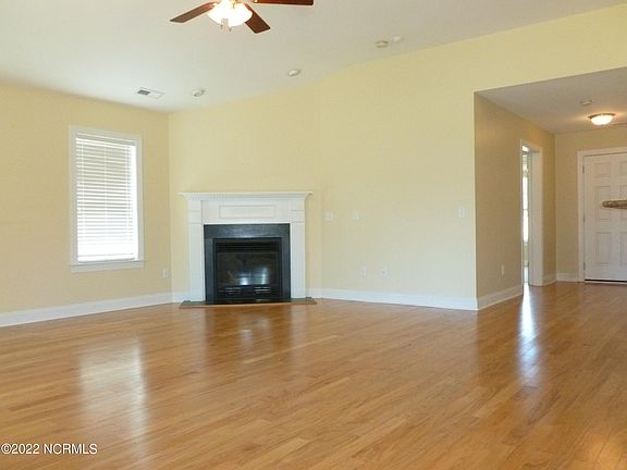 4th image of 300 Sun St