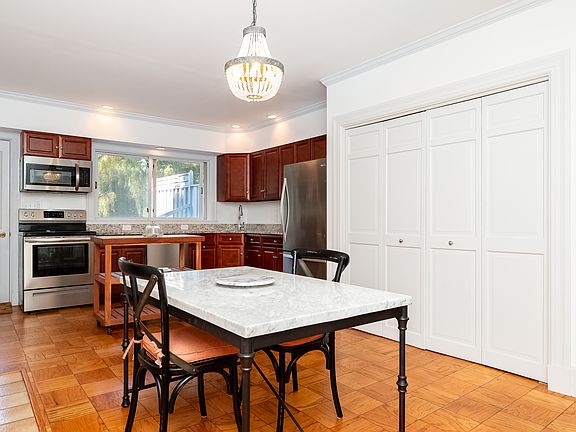 5th image of 19 Norwood Farms Rd #2R