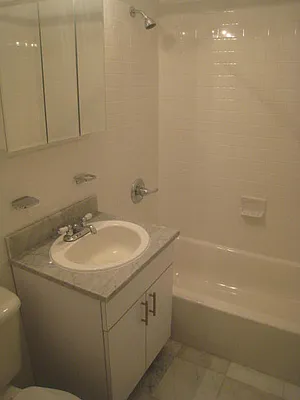 Rented by City Connections Realty | media 7