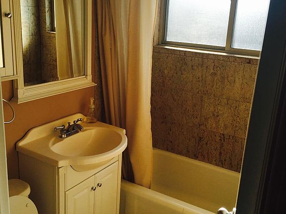 5th image of 2243 W Farwell Ave APT 2C