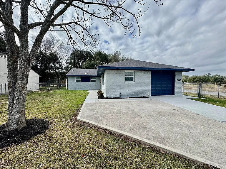 5502 Elm Tree Dr — Photo 2