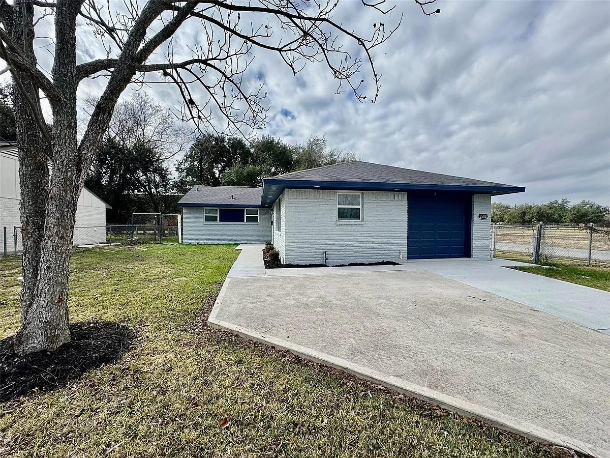 Building Photo - 5502 Elm Tree Dr