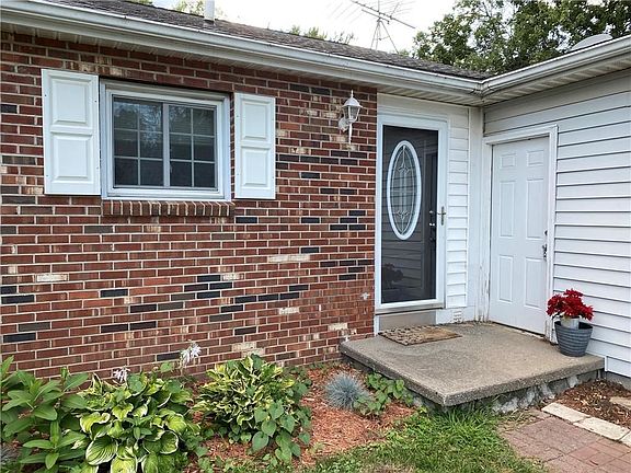 2nd image of 1454 Wood Dr
