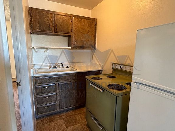 4th image of 706 Downey St Unit 25