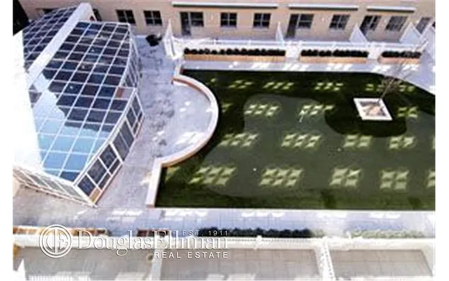 Sold by Douglas Elliman | media 22