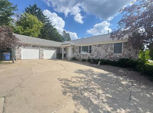 2314 Breton Rd SE, Grand Rapids, MI 49546