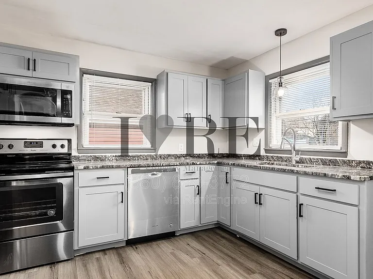 158 Dakota Ave — Photo 24