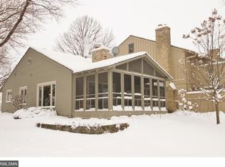 30 Carvers Grn, Chaska, MN 55318