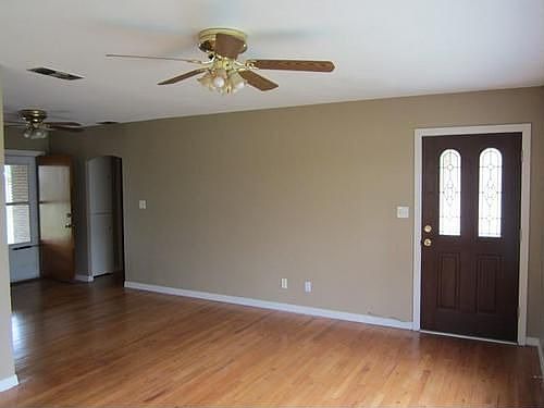 4th image of 2013 Parkwood Dr