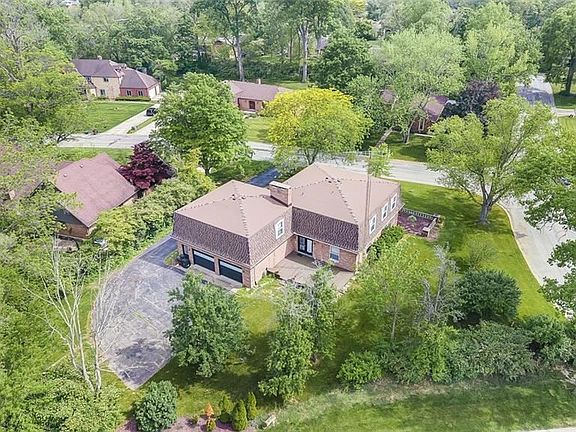 3rd image of 141 Trailwoods Dr