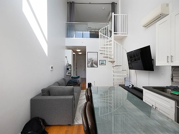 3rd image of 362 W 127th St #Phb