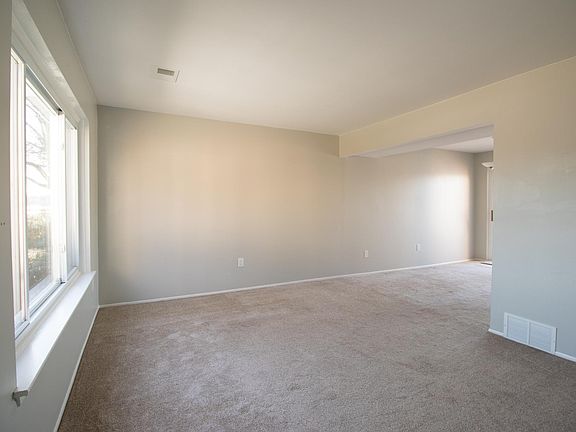 2nd image of 1317 Laurel Valley Dr