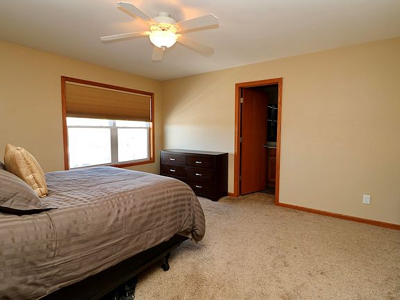 2nd image of 2652 Beverly Ave