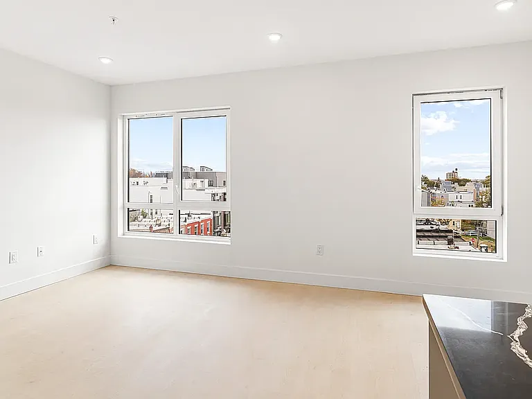 Q10 — Photo 25