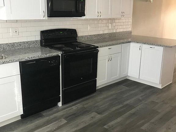 3rd image of 1359 Old Virginia Ct SE