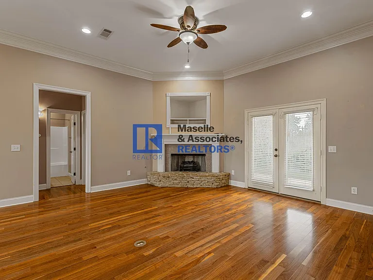 403 Evian Way — Photo 9