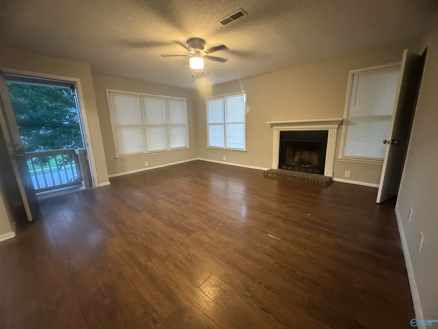 2 bed, 2.0 bath, 1100 sqft, $1,090 — Photo 4