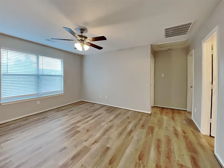 22076 Knights Cove Dr — Photo 21