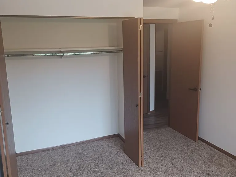 1025 Willow Ave — Photo 9