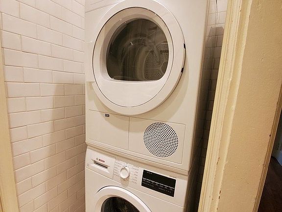 5th image of 381 Bleecker St APT 3