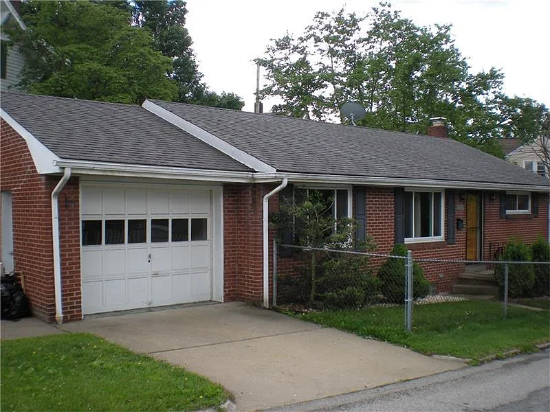 470 3rd St photo 1