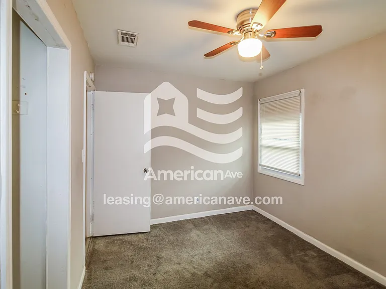 1821650_009_wm_-_bedroom_13619611.jpg