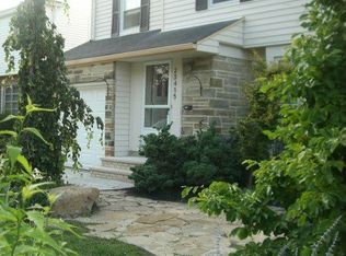 23415 E Silsby Rd, Beachwood, OH