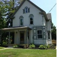 21 Washington St, Nazareth, PA 18064