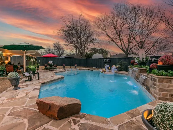 9729 Leland Ln, Benbrook, TX 76126